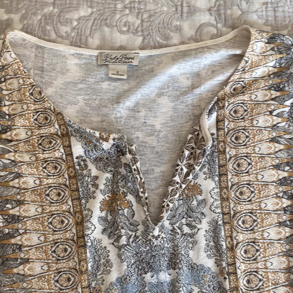 Lucky front tie shirt, Beautiful pattern!